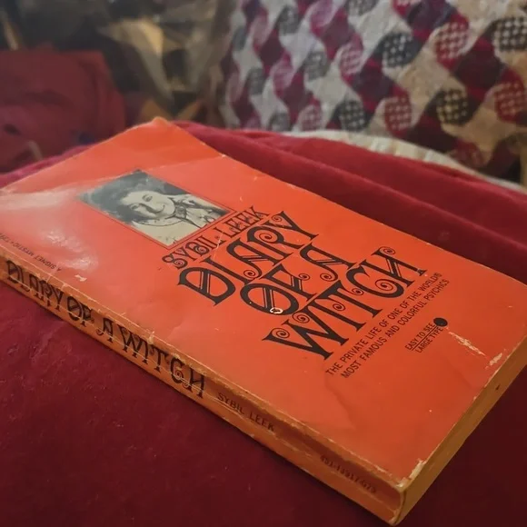 Rare Diary Of A Witch - Sybil Leek Vintage 1968 Psychic Signet Paper Back Book - Picture 2 of 6